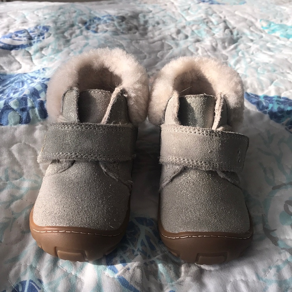 Toddler size 5 Ugg’s